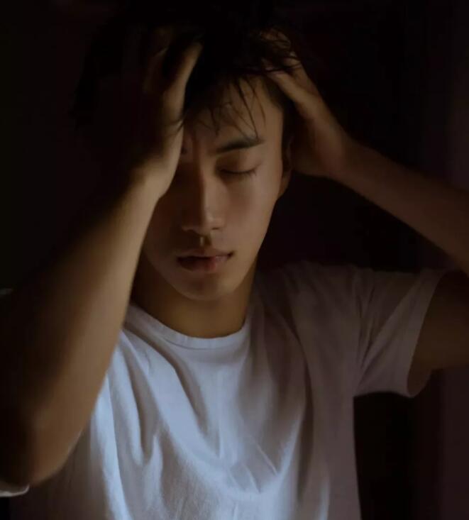 帅哥∣身材小狼狗，长相小奶狗！又苏又撩的明朗少年也是没谁了！－－张博涵 - 51虹马