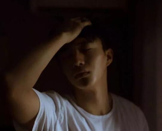 帅哥∣身材小狼狗，长相小奶狗！又苏又撩的明朗少年也是没谁了！－－张博涵 - 51虹马