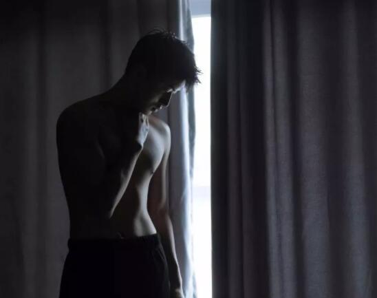 帅哥∣身材小狼狗，长相小奶狗！又苏又撩的明朗少年也是没谁了！－－张博涵 - 51虹马