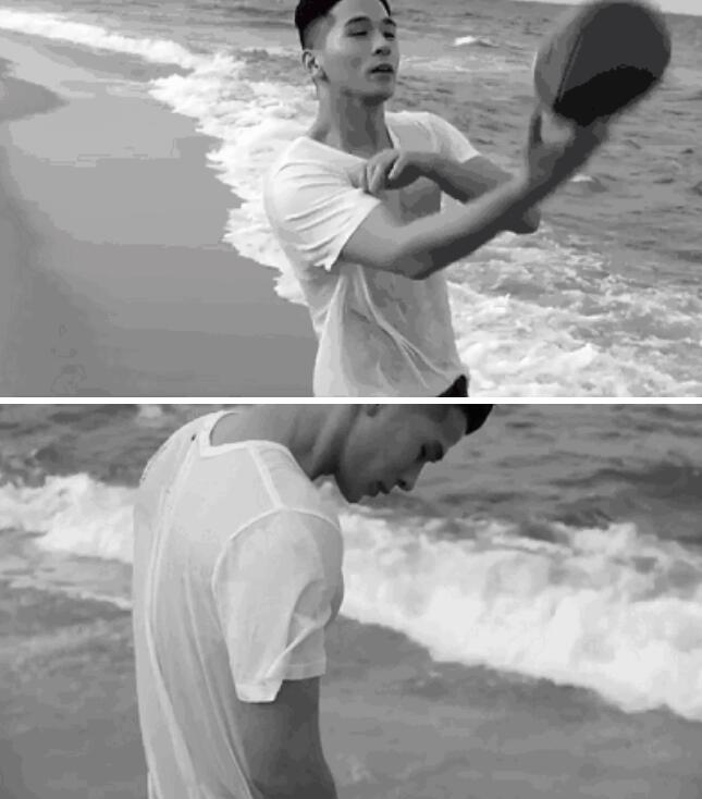 小狼狗玩湿身泄露大秘密，棒棒鸡竟然也有大尺寸！ - 51虹马