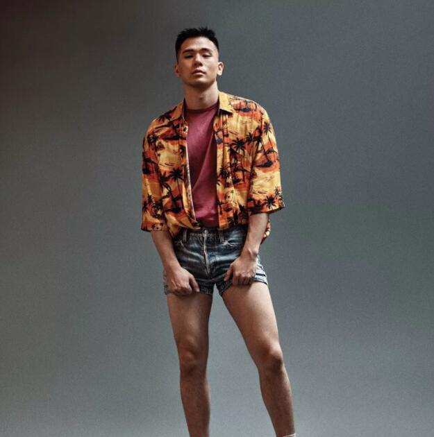 小狼狗玩湿身泄露大秘密，棒棒鸡竟然也有大尺寸！ - 51虹马