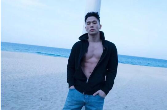 小狼狗玩湿身泄露大秘密，棒棒鸡竟然也有大尺寸！ - 51虹马