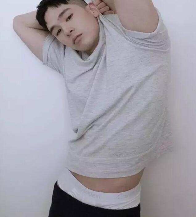 小狼狗玩湿身泄露大秘密，棒棒鸡竟然也有大尺寸！ - 51虹马