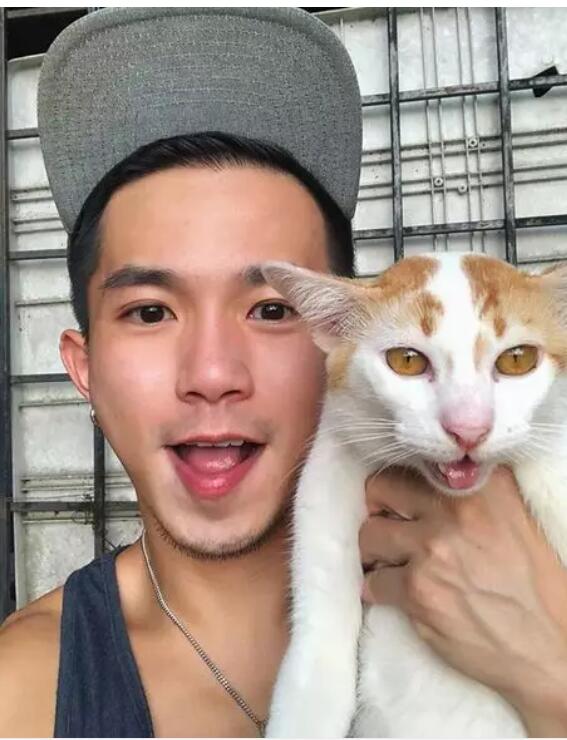 奶凶奶凶的小身板，内裤写真连起来可以绕地球两圈 - 51虹马