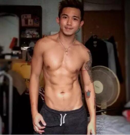 奶凶奶凶的小身板，内裤写真连起来可以绕地球两圈 - 51虹马