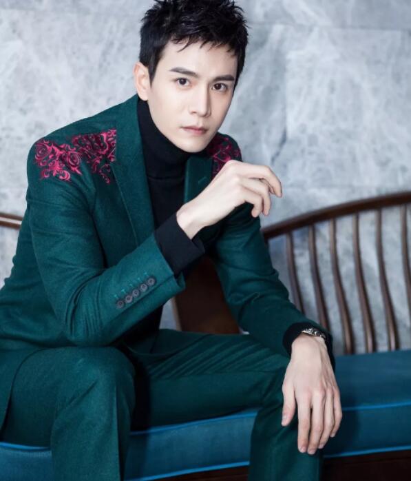 帅哥∣《如懿传》凌云彻高颜值大腿长，曾撞脸彭于晏，拒演《上瘾》！－－经超 - 51虹马