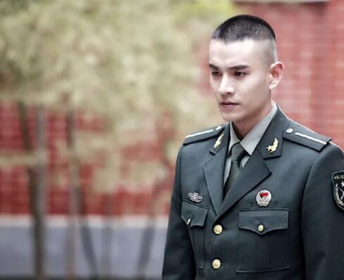 帅哥∣《如懿传》凌云彻高颜值大腿长,曾撞脸彭于晏,拒演《上瘾》!--经超 - 51虹马 帅哥∣《如懿传》凌云彻高颜值大腿长,曾撞脸彭于晏,拒演《上瘾》!--经超 - 51虹马