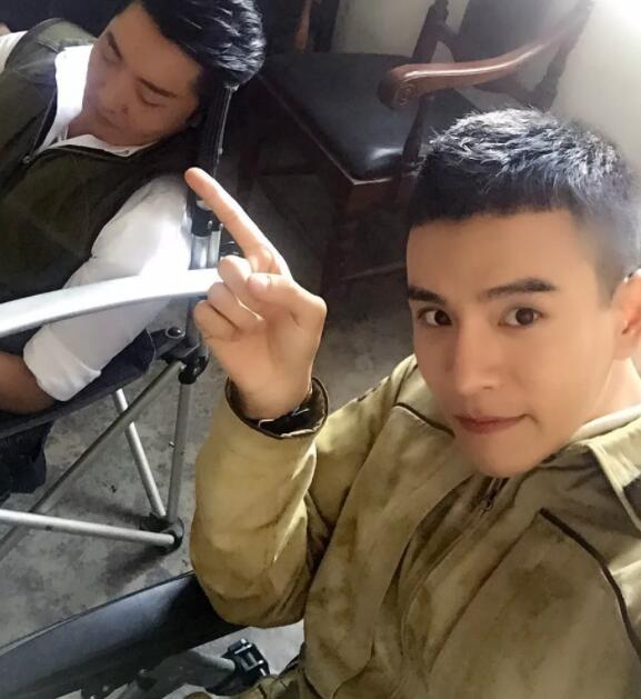 帅哥∣《如懿传》凌云彻高颜值大腿长,曾撞脸彭于晏,拒演《上瘾》!--经超 - 51虹马 帅哥∣《如懿传》凌云彻高颜值大腿长,曾撞脸彭于晏,拒演《上瘾》!--经超 - 51虹马