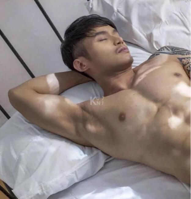 新婚前夜，借着酒劲我把新郎官给睡了 - 51虹马