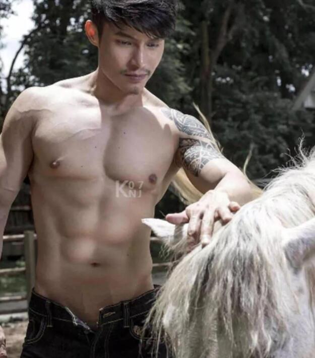 新婚前夜，借着酒劲我把新郎官给睡了 - 51虹马