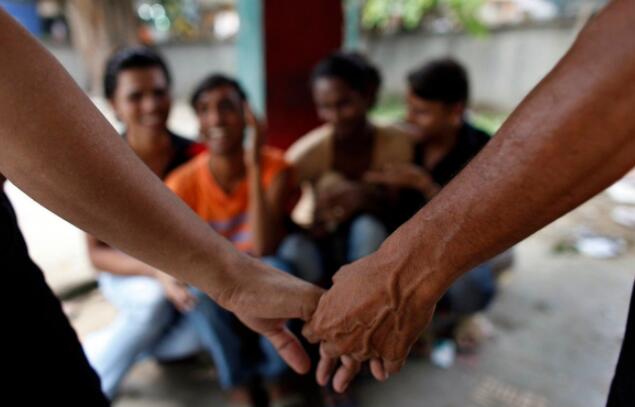 【国际同志新闻】我留长发就被骂gay 足球界太歧视同性恋等 - 51虹马