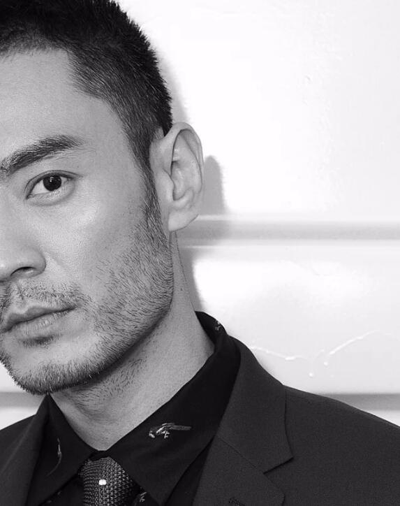 络腮胡男李光洁秋日写真剧照爆出来了， 这身板套上西服尽显熟男魅力 - 51虹马