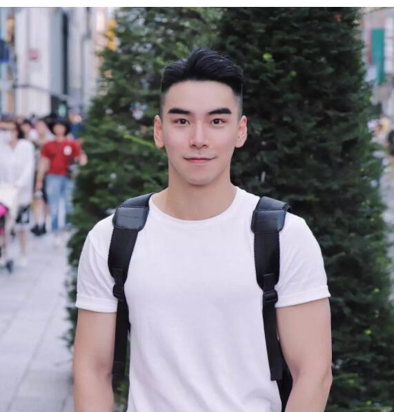 梁先生资料照片都在这儿,前凸后翘太Sexy!-51虹马