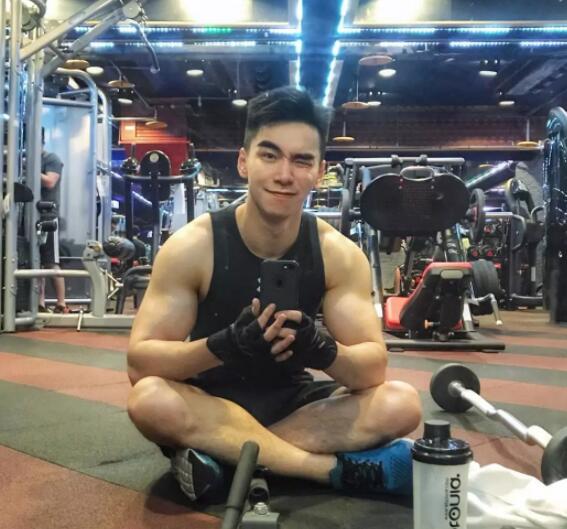 梁先生资料照片都在这儿，前凸后翘太Sexy！ - 51虹马