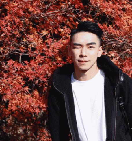 梁先生资料照片都在这儿，前凸后翘太Sexy！ - 51虹马