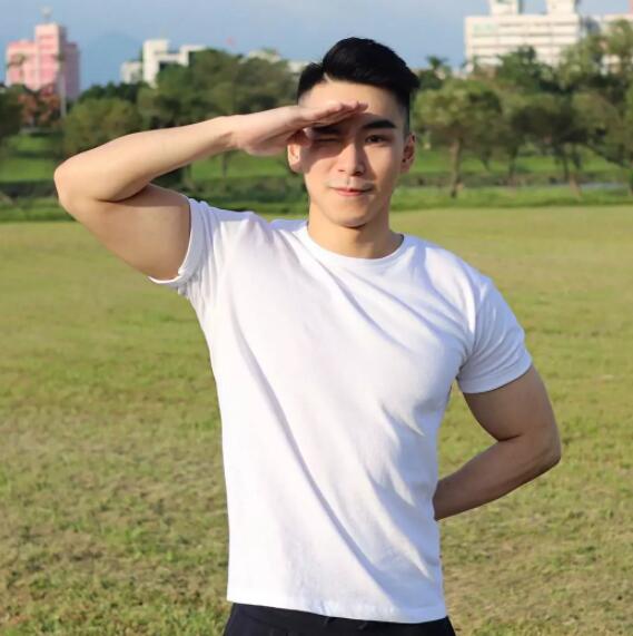 梁先生资料照片都在这儿，前凸后翘太Sexy！ - 51虹马