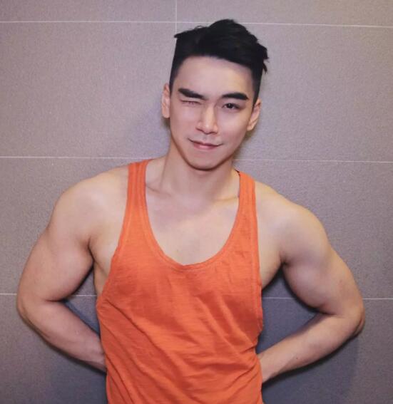 梁先生资料照片都在这儿，前凸后翘太Sexy！ - 51虹马