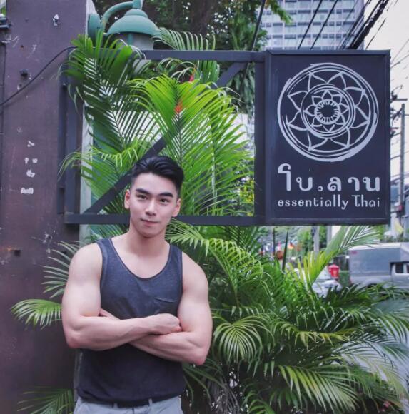 梁先生资料照片都在这儿，前凸后翘太Sexy！ - 51虹马