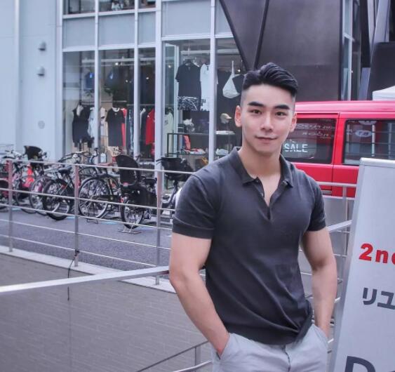 梁先生资料照片都在这儿，前凸后翘太Sexy！ - 51虹马