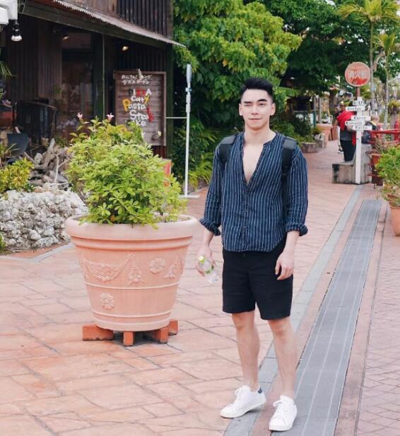 梁先生资料照片都在这儿，前凸后翘太Sexy！ - 51虹马