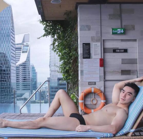 梁先生资料照片都在这儿，前凸后翘太Sexy！ - 51虹马