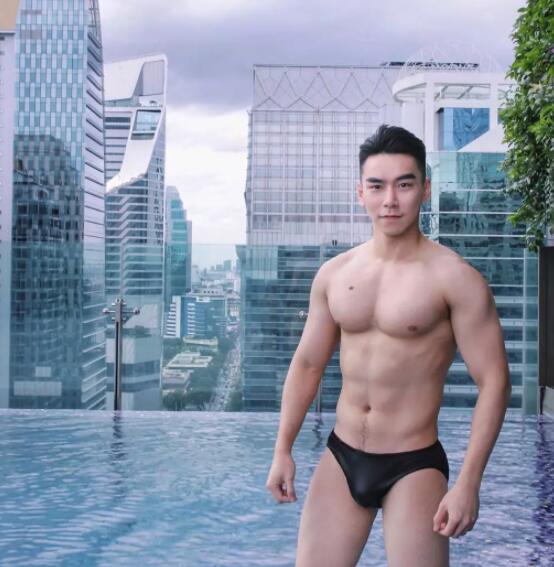 梁先生资料照片都在这儿，前凸后翘太Sexy！ - 51虹马