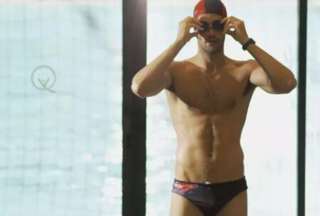 【欧美】军人直.男频繁接到男性情书，为挖真相竟然发现？超帅好身材 - 51虹马