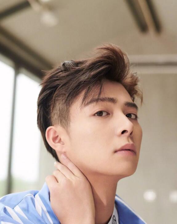 帅哥∣军装帅哥+禁欲霸总,这个有颜有肉的东北大汉纸发的糖真甜!--张铭恩 - 51虹马 帅哥∣军装帅哥+禁欲霸总,这个有颜有肉的东北大汉纸发的糖真甜!--张铭恩 - 51虹马