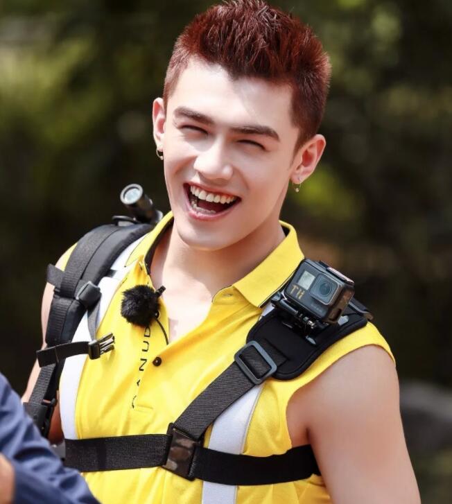 帅哥∣阳光俊朗肌肉坚实，pick一下这个爱笑的温暖小哥！－－娃尔 - 51虹马