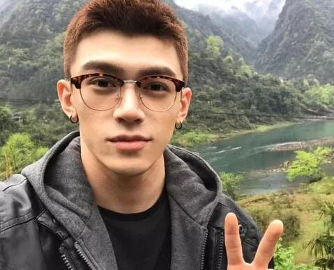 帅哥∣阳光俊朗肌肉坚实，pick一下这个爱笑的温暖小哥！－－娃尔 - 51虹马