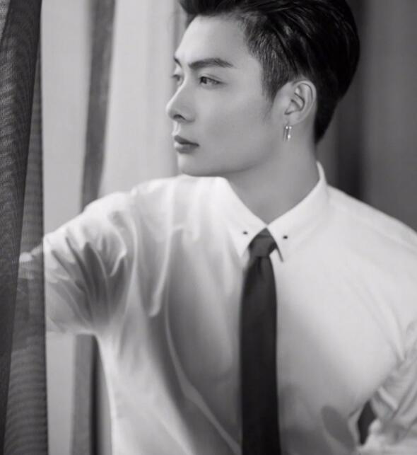 帅哥∣军装帅哥+禁欲霸总,这个有颜有肉的东北大汉纸发的糖真甜!--张铭恩 - 51虹马 帅哥∣军装帅哥+禁欲霸总,这个有颜有肉的东北大汉纸发的糖真甜!--张铭恩 - 51虹马