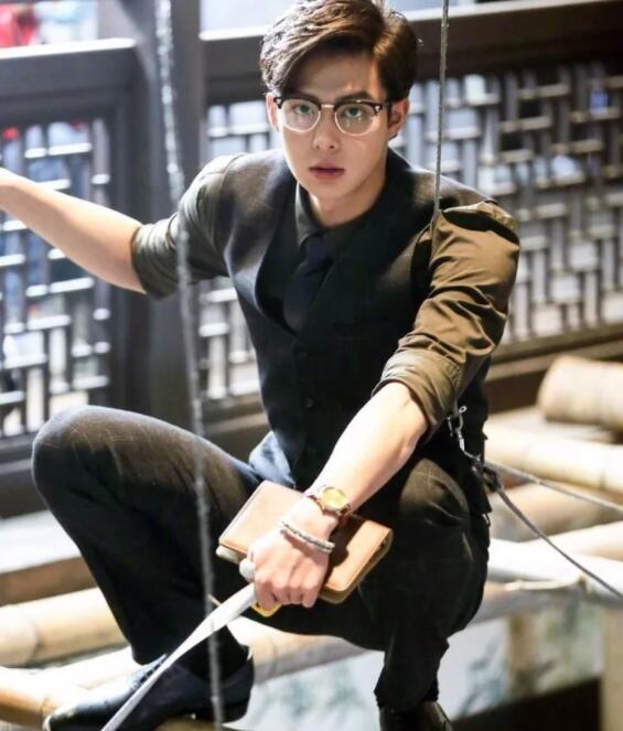 帅哥∣军装帅哥+禁欲霸总,这个有颜有肉的东北大汉纸发的糖真甜!--张铭恩 - 51虹马 帅哥∣军装帅哥+禁欲霸总,这个有颜有肉的东北大汉纸发的糖真甜!--张铭恩 - 51虹马