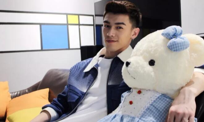 帅哥∣阳光俊朗肌肉坚实，pick一下这个爱笑的温暖小哥！－－娃尔 - 51虹马