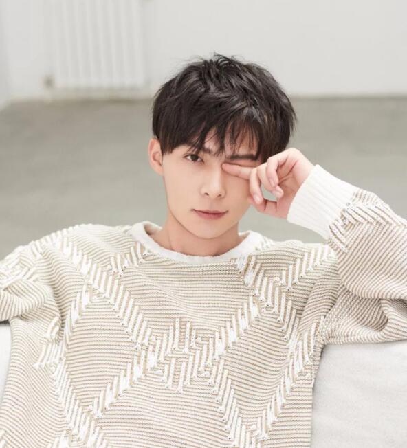 帅哥∣军装帅哥+禁欲霸总,这个有颜有肉的东北大汉纸发的糖真甜!--张铭恩 - 51虹马 帅哥∣军装帅哥+禁欲霸总,这个有颜有肉的东北大汉纸发的糖真甜!--张铭恩 - 51虹马