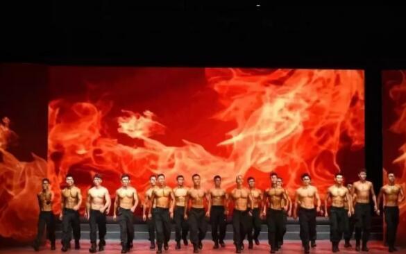 最帅狙击手参选特警型男大赛！狼狗腰＋腱子肉荷尔蒙炸裂！ - 51虹马