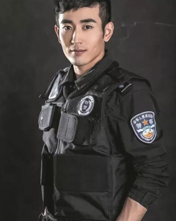 最帅狙击手参选特警型男大赛！狼狗腰＋腱子肉荷尔蒙炸裂！ - 51虹马