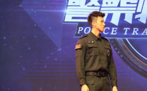 最帅狙击手参选特警型男大赛！狼狗腰＋腱子肉荷尔蒙炸裂！ - 51虹马