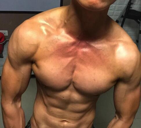 最帅狙击手参选特警型男大赛！狼狗腰＋腱子肉荷尔蒙炸裂！ - 51虹马