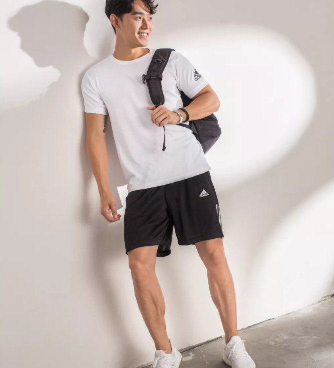 看点∣腱子肉男模兼职健身私教，霸气纹身配王字腹肌，你是押大or小？ - 51虹马