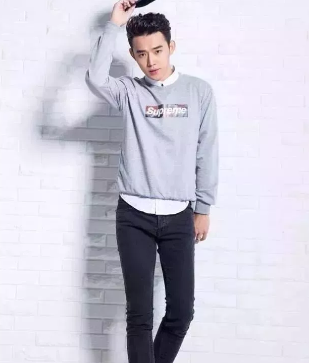 看点∣腱子肉男模兼职健身私教，霸气纹身配王字腹肌，你是押大or小？ - 51虹马