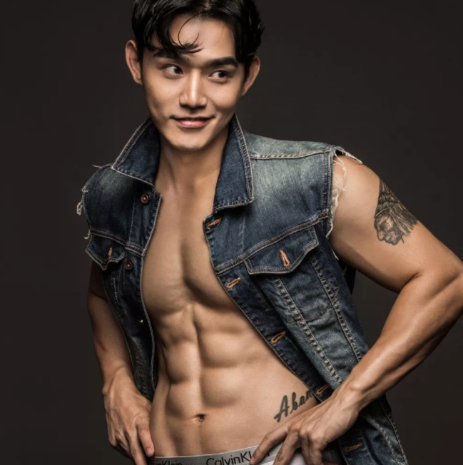 看点∣腱子肉男模兼职健身私教，霸气纹身配王字腹肌，你是押大or小？ - 51虹马