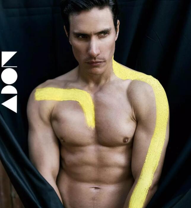 肌肉男模被21岁男孩玩弄鼓掌之间？ - 51虹马