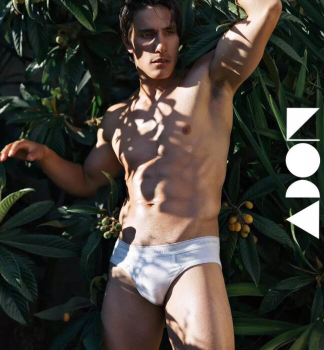 肌肉男模被21岁男孩玩弄鼓掌之间？ - 51虹马