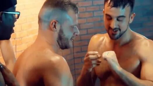 GV男优夫夫在拍片现场求婚？！画面太美，你敢看吗？ - 51虹马