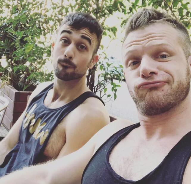 GV男优夫夫在拍片现场求婚？！画面太美，你敢看吗？ - 51虹马