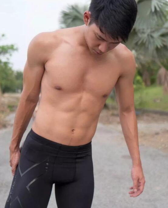 男模的入行故事】老天的抉择，要么我爸入土要么我女朋友走人 - 51虹马