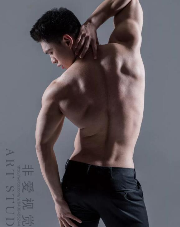 北体大筋肉小狼狗,摄影师写真男主,来感受一下他的实力! - 51虹马 北体大筋肉小狼狗,摄影师写真男主,来感受一下他的实力! - 51虹马