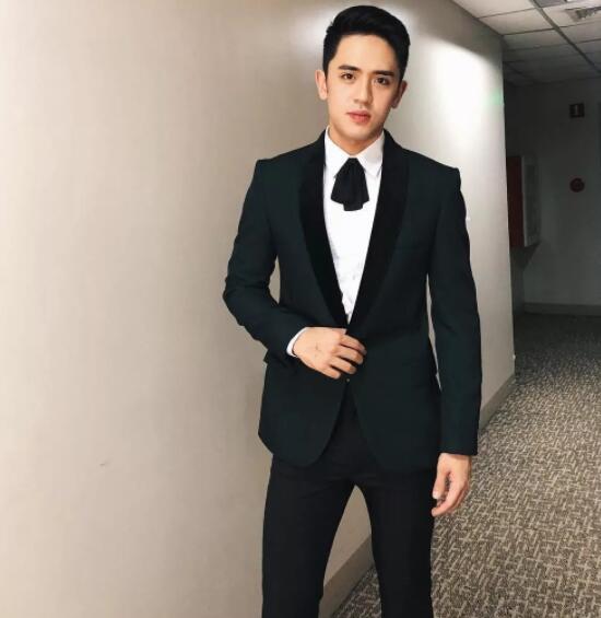 看点∣爆红网络的篮球筋肉小狼狗,笑容有毒肌肉力爆棚! - 51虹马 看点∣爆红网络的篮球筋肉小狼狗,笑容有毒肌肉力爆棚! - 51虹马