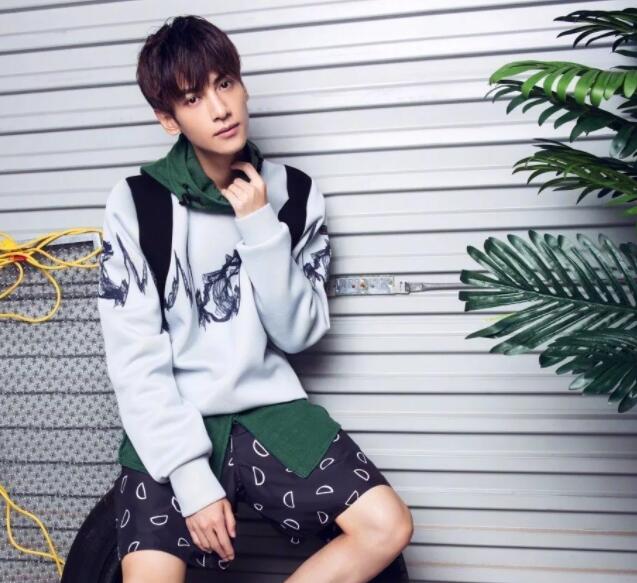 帅哥∣国民初恋俊美校草，鲜味十足又温润如玉的润玉公子！－－罗云熙 - 51虹马