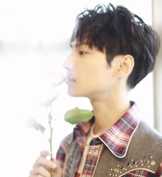 帅哥∣国民初恋俊美校草，鲜味十足又温润如玉的润玉公子！－－罗云熙 - 51虹马